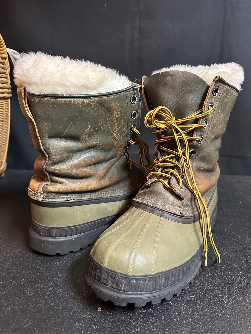VTG 90’s Kaufmann Sorel Snow boots Men's 12 Green/ Black with Shearling Lining
